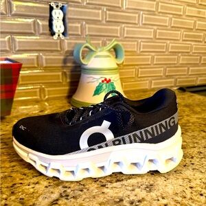 Cloud monster size 6.5